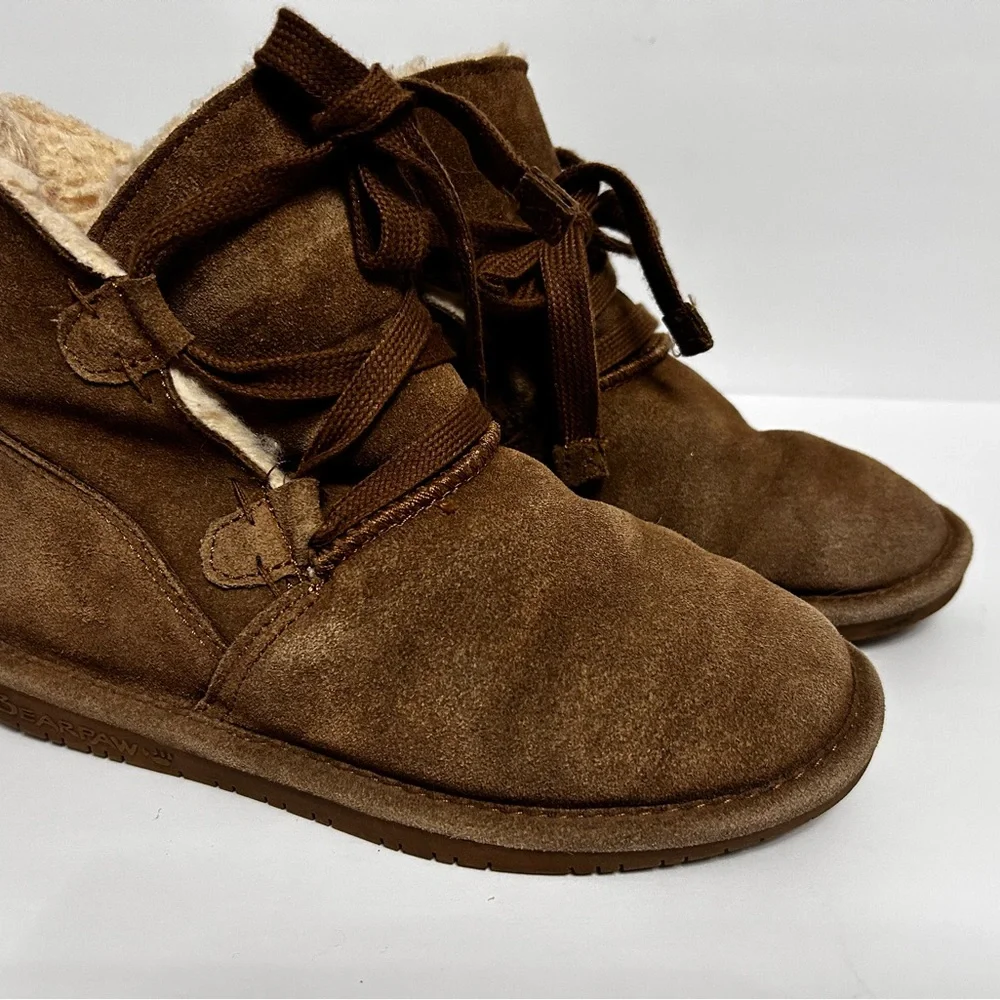 BearPaw Tan Suede comfy warm Boots for girls - size 2 youth.
